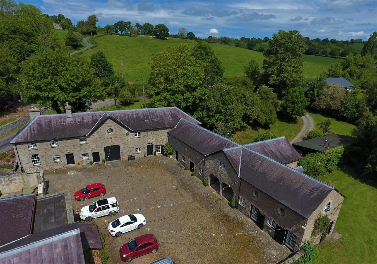 Glanhenwye Courtyard Cottages Glasbury ภายนอก รูปภาพ