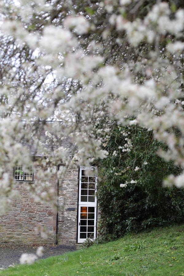 Glanhenwye Courtyard Cottages Glasbury ภายนอก รูปภาพ