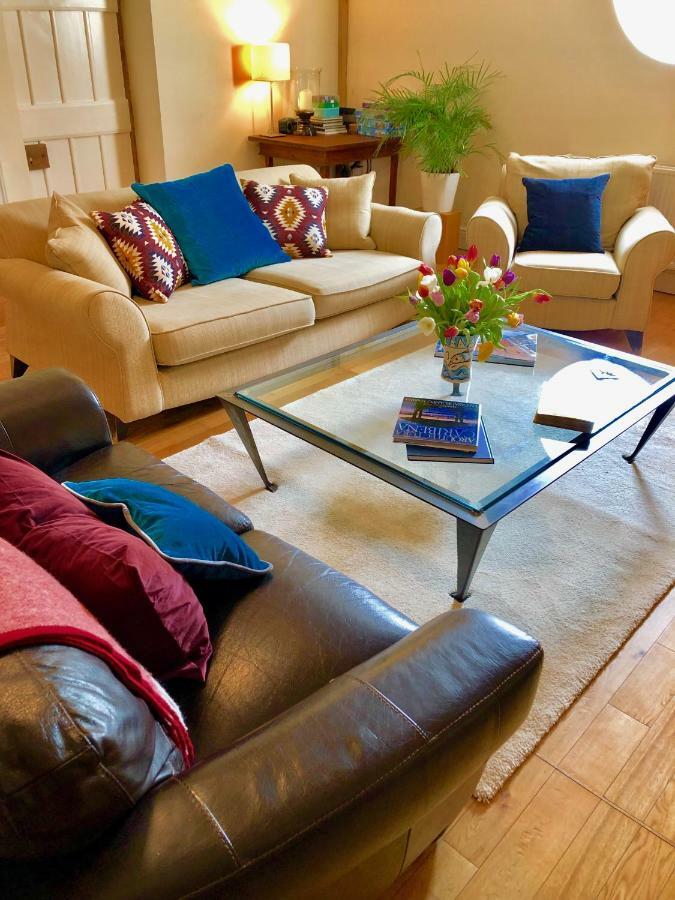 Glanhenwye Courtyard Cottages Glasbury ภายนอก รูปภาพ