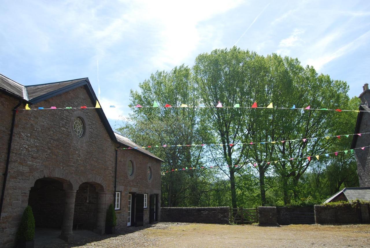 Glanhenwye Courtyard Cottages Glasbury ภายนอก รูปภาพ