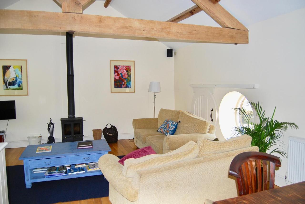 Glanhenwye Courtyard Cottages Glasbury ภายนอก รูปภาพ